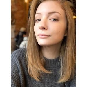 Meet your Posher, Alexis